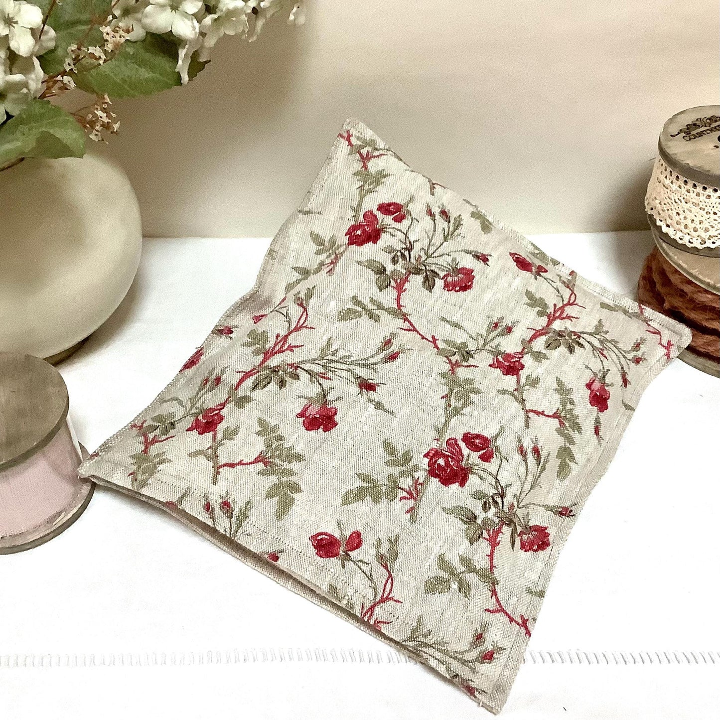 Bouillotte sèche coussin noyaux de cerises lin petites roses