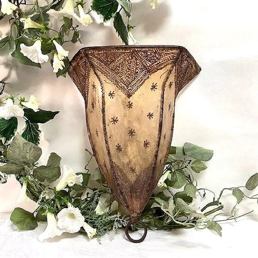 Applique orientale  fer forgé et peau ht 36 cm vintage