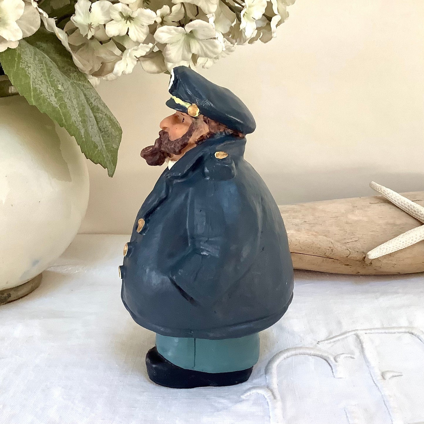 Figurine capitaine de marine rouge résine décoration marine ht 14.5 cm