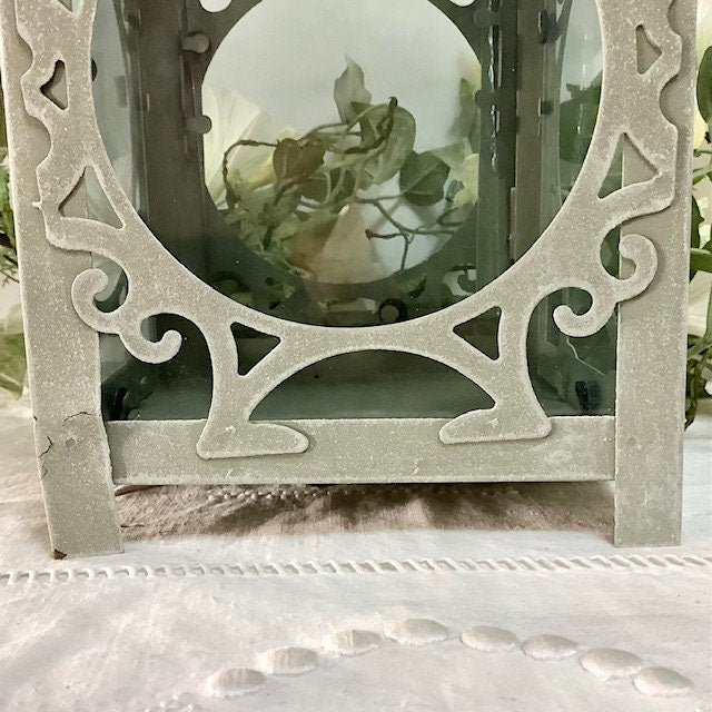 Lanterne métal gris ajouré 38 cm hauteur vitres verre vintage, à poser suspendre