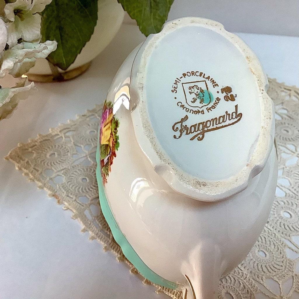 Saucière Semi porcelaine fragonard scène galante vintage