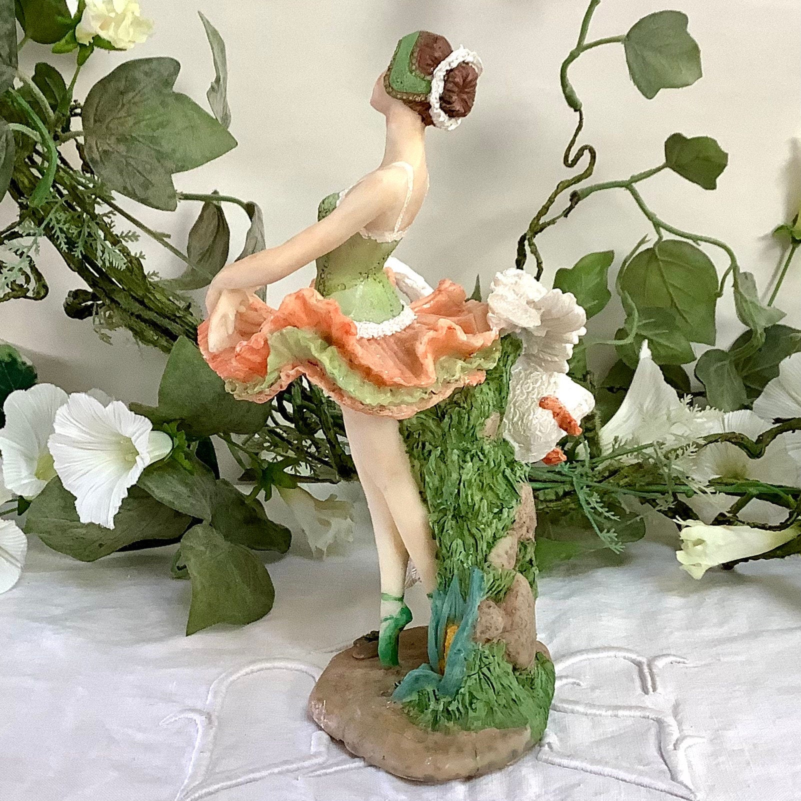 Figurine danseuse ballerine cygne résine lac des cygnes