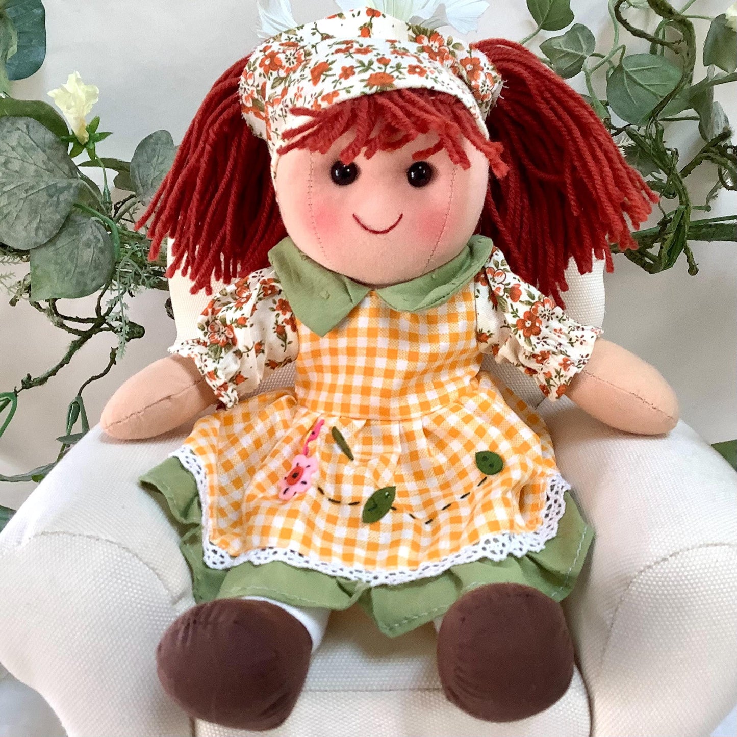 Poupée de chiffon tissu robe orange modèle lulu  ht 30 cm