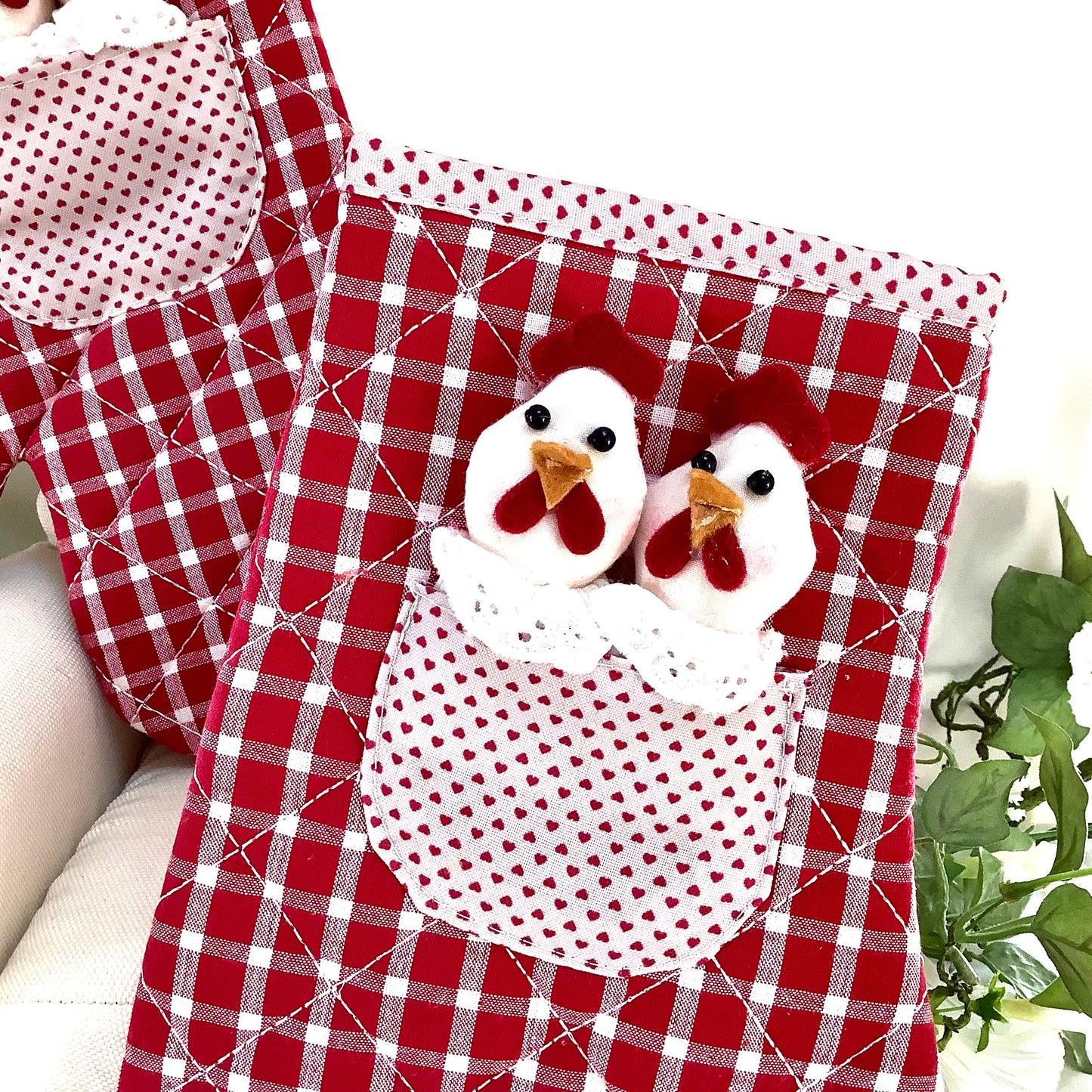 Maniques gants de four poules carreaux rouge et cœur la galleria ht 30 cm