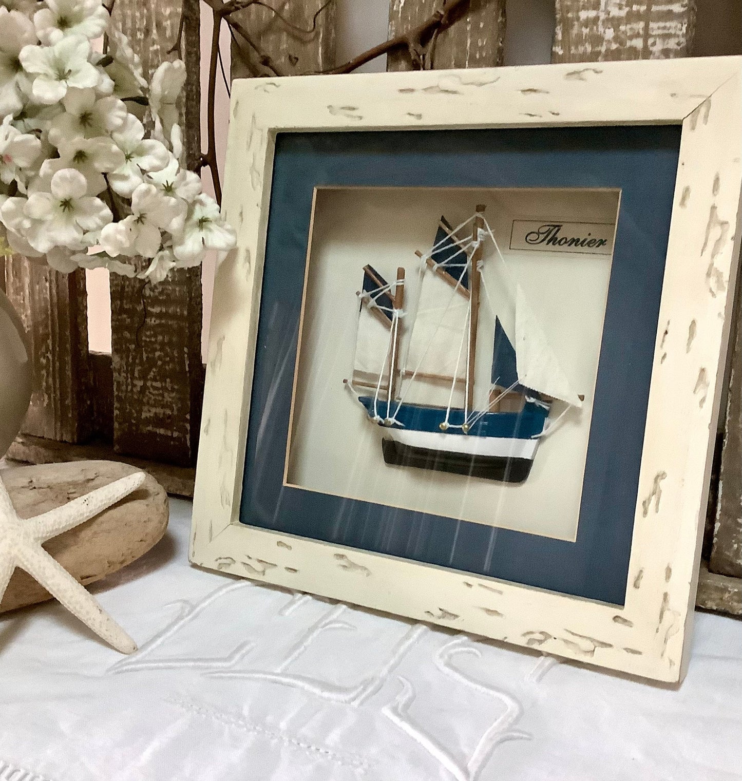 Tableau cadre maquette bateau thonier vintage 20 x 20