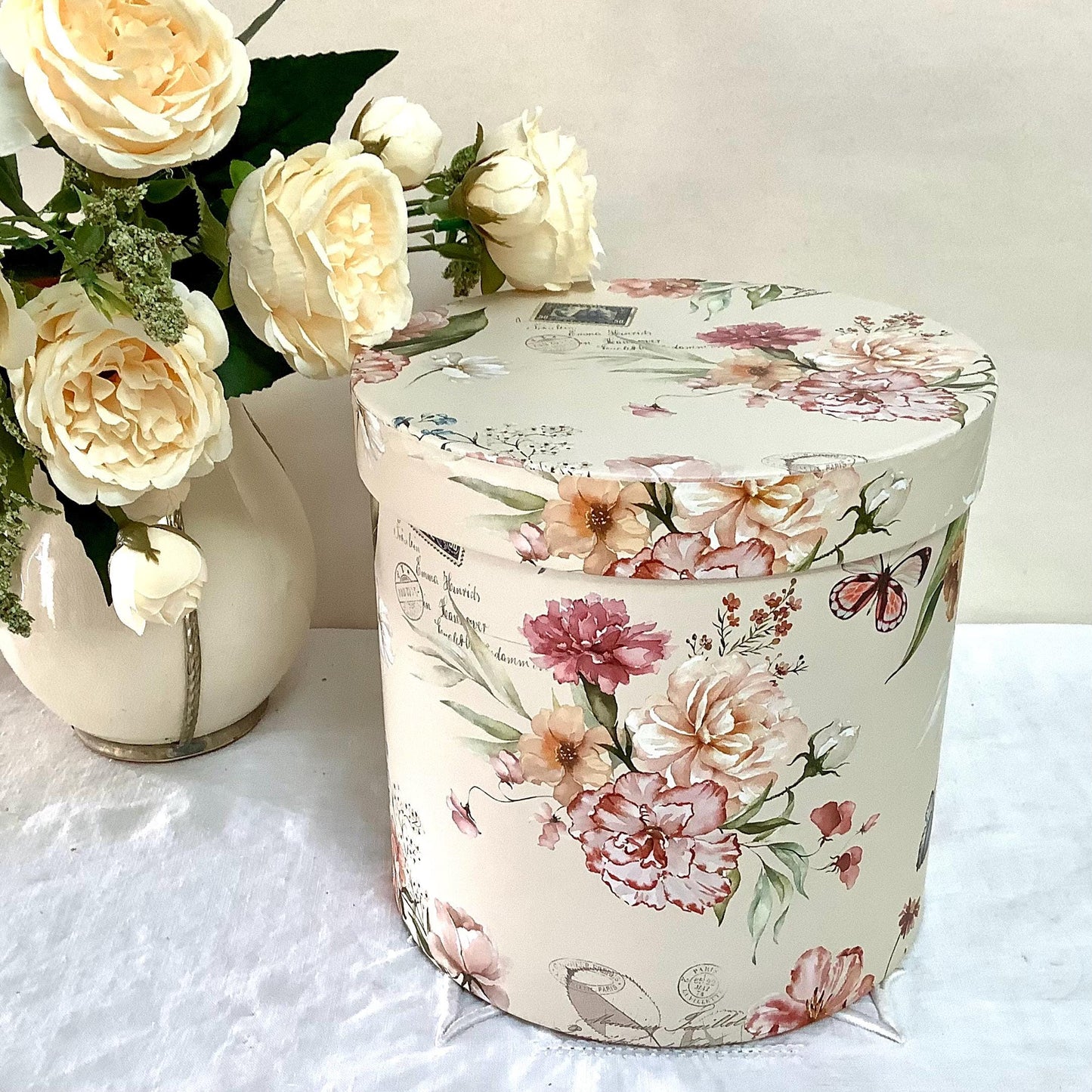 Boîte ronde vintage motif floral moyen modèle ht 18 cm