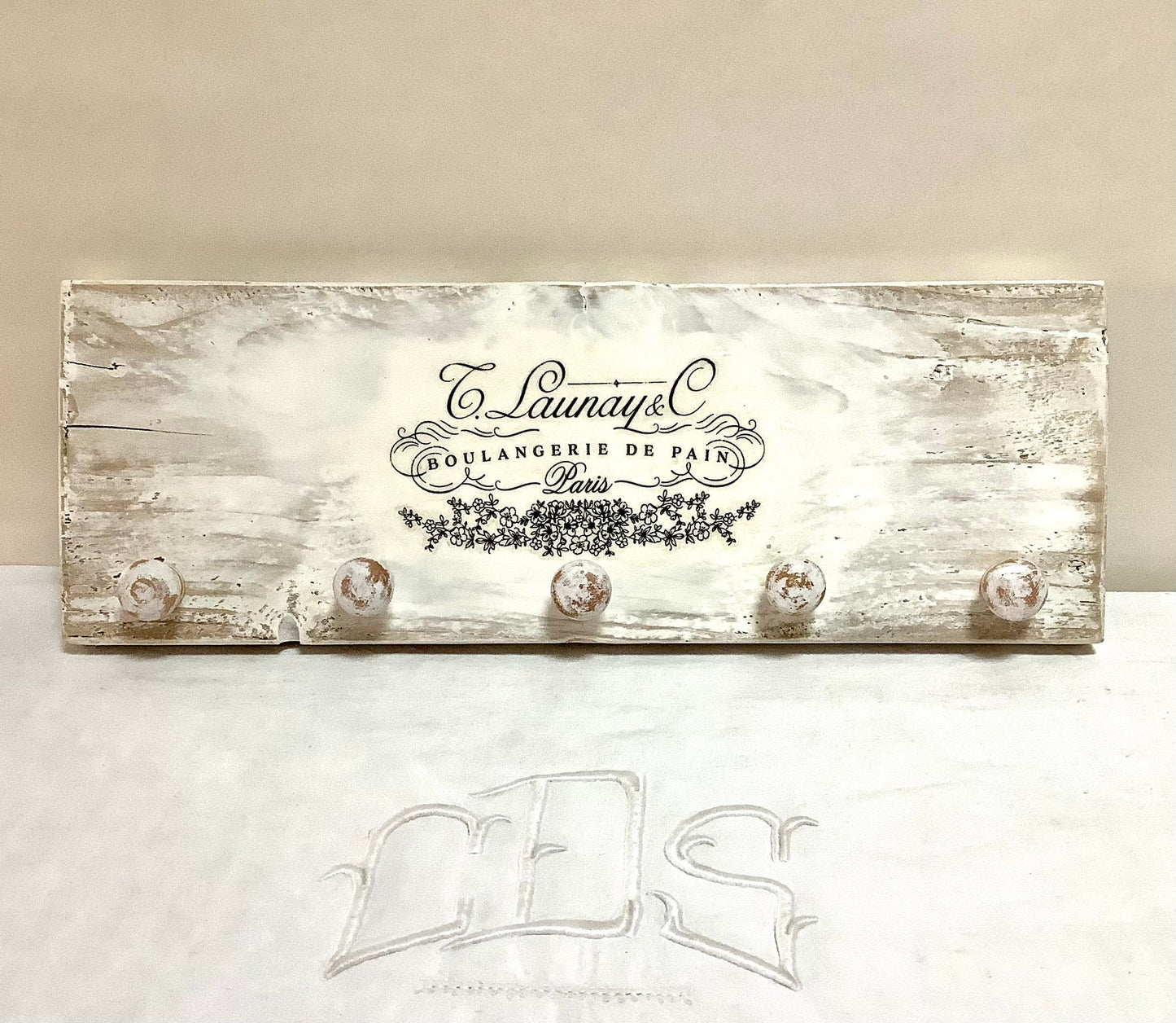 Patère murale accroche torchons bois 5 boutons patiné blanc vintage