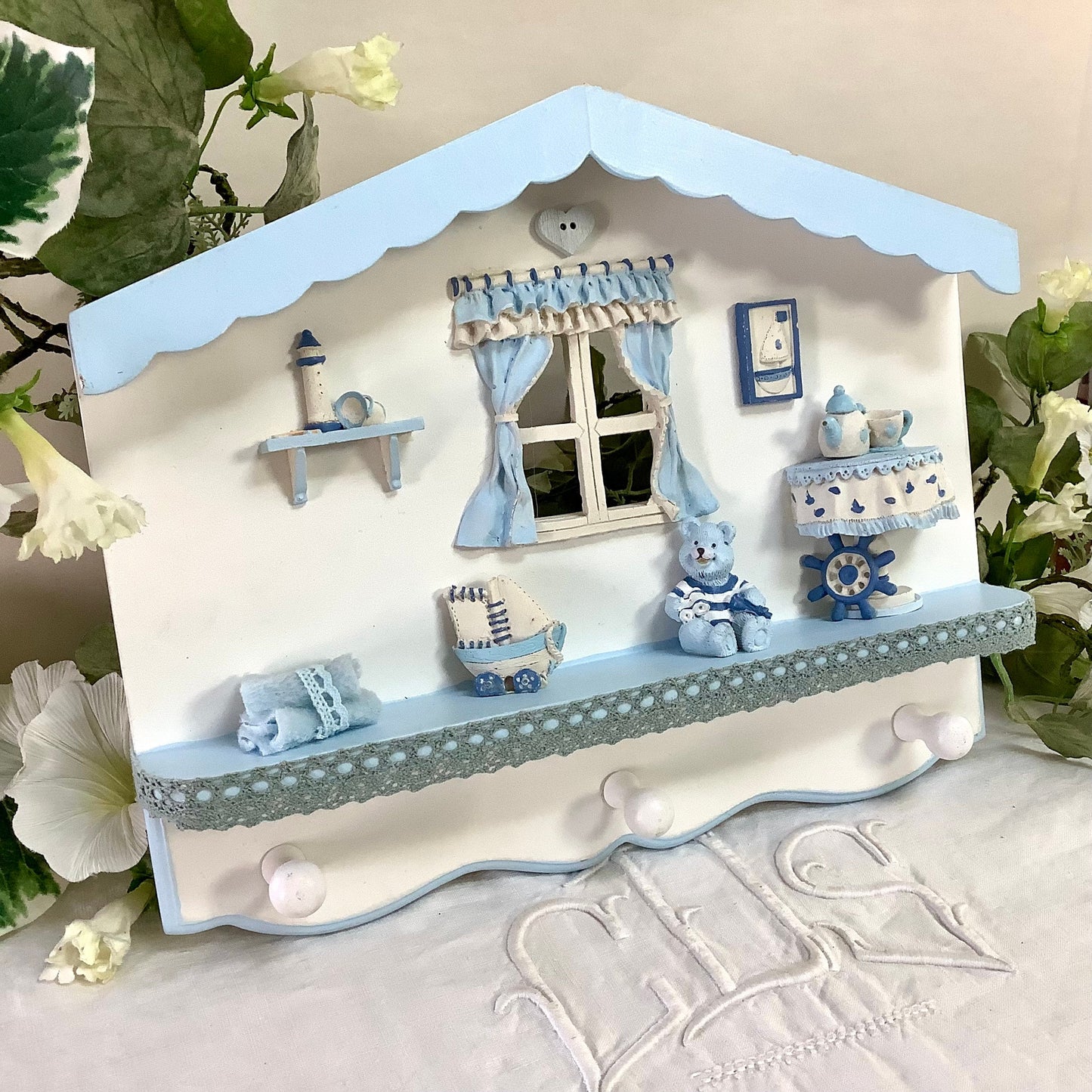 Porte manteaux enfant bleu résine bois vintage ht 24.5 cm