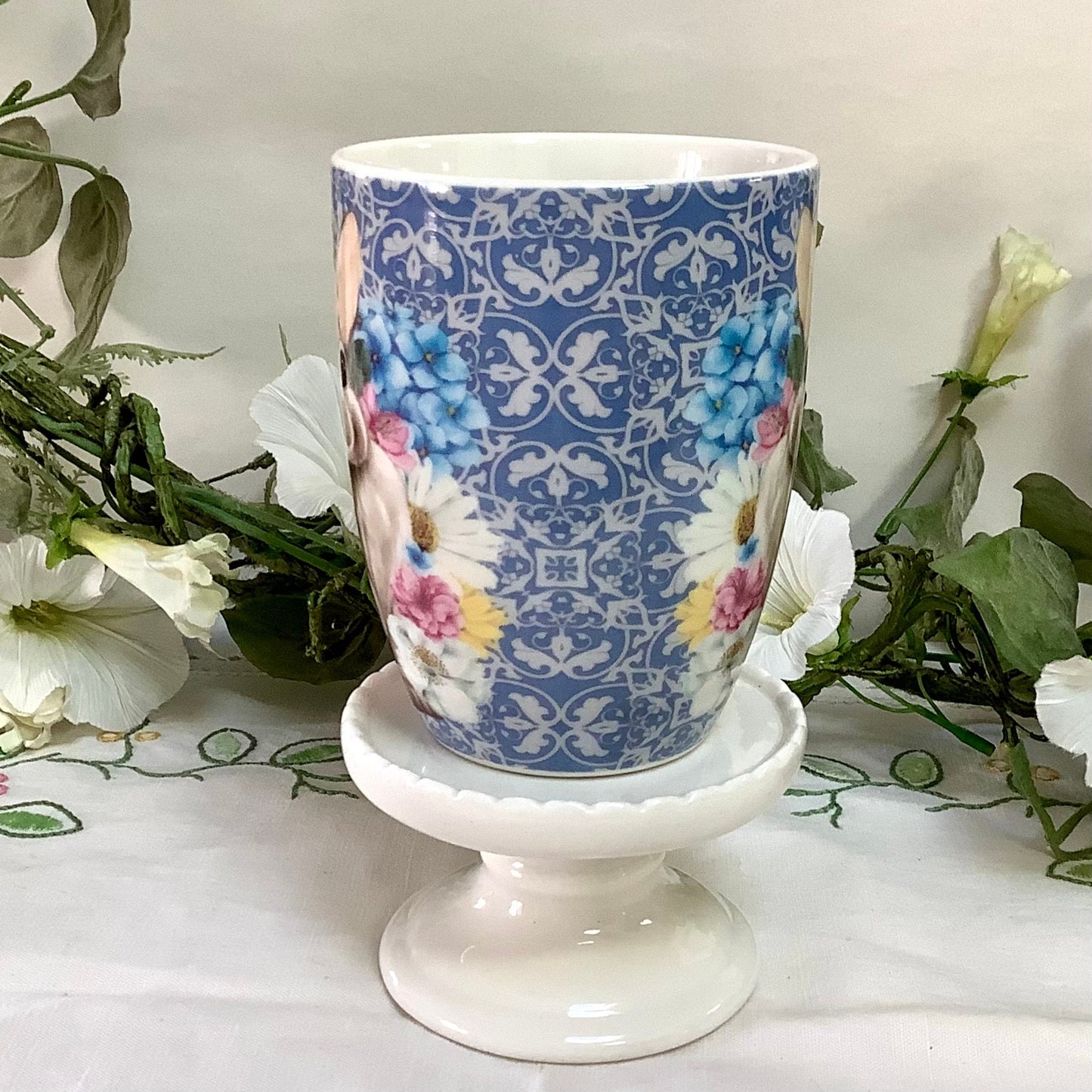 Mug porcelaine bleu lapin ht 10 cm