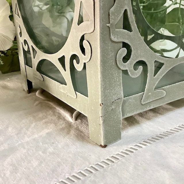  Lanterne métal gris ajouré 38 cm hauteur vitres verre vintage, à poser suspendre