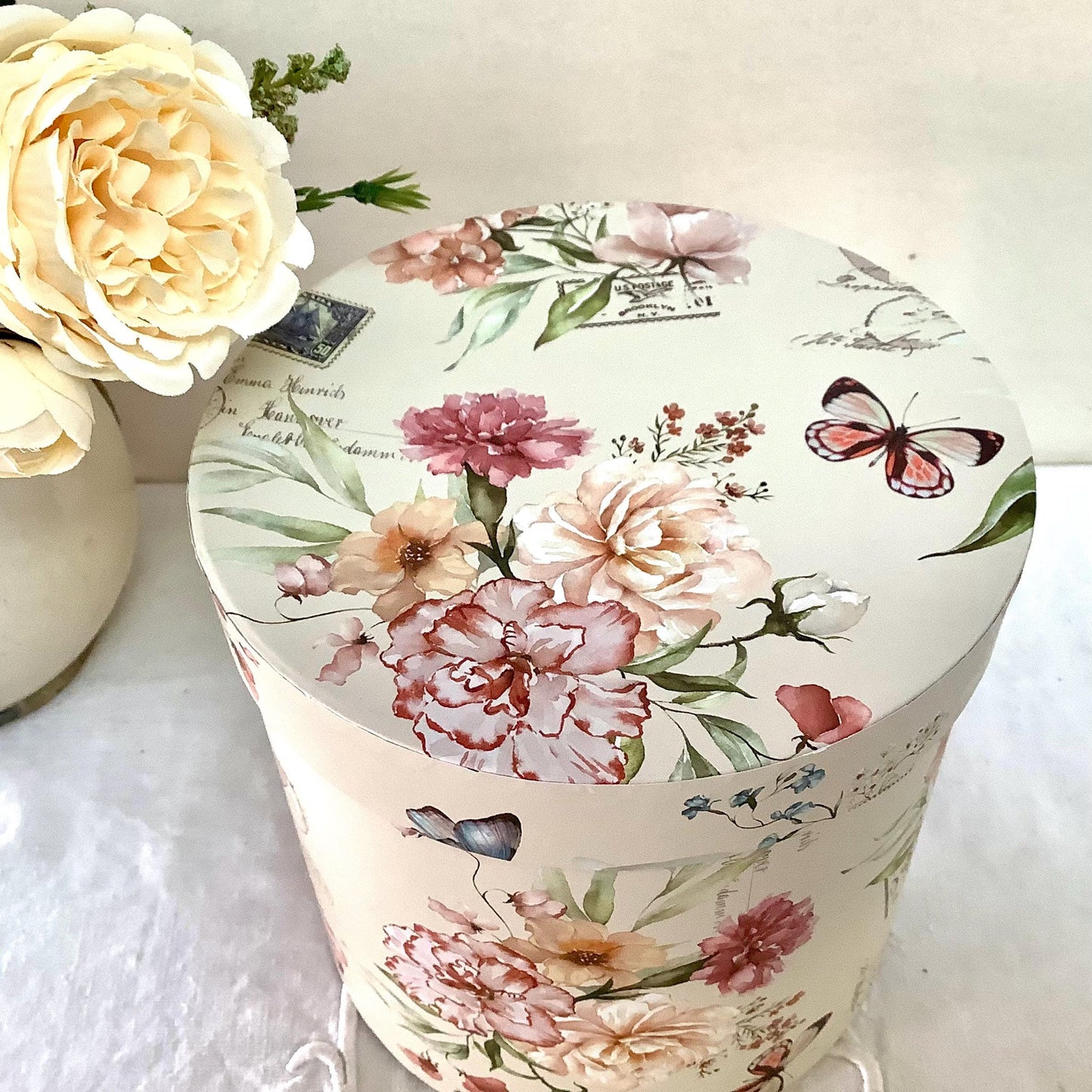 Boîte ronde vintage motif floral petit modèle ht 16 cm