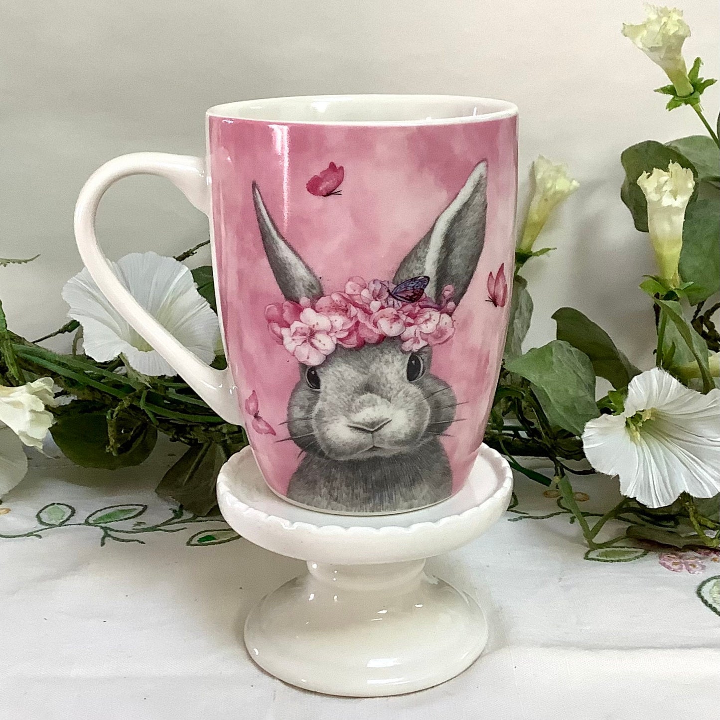 Mug  porcelaine rose lapin ht 10 cm