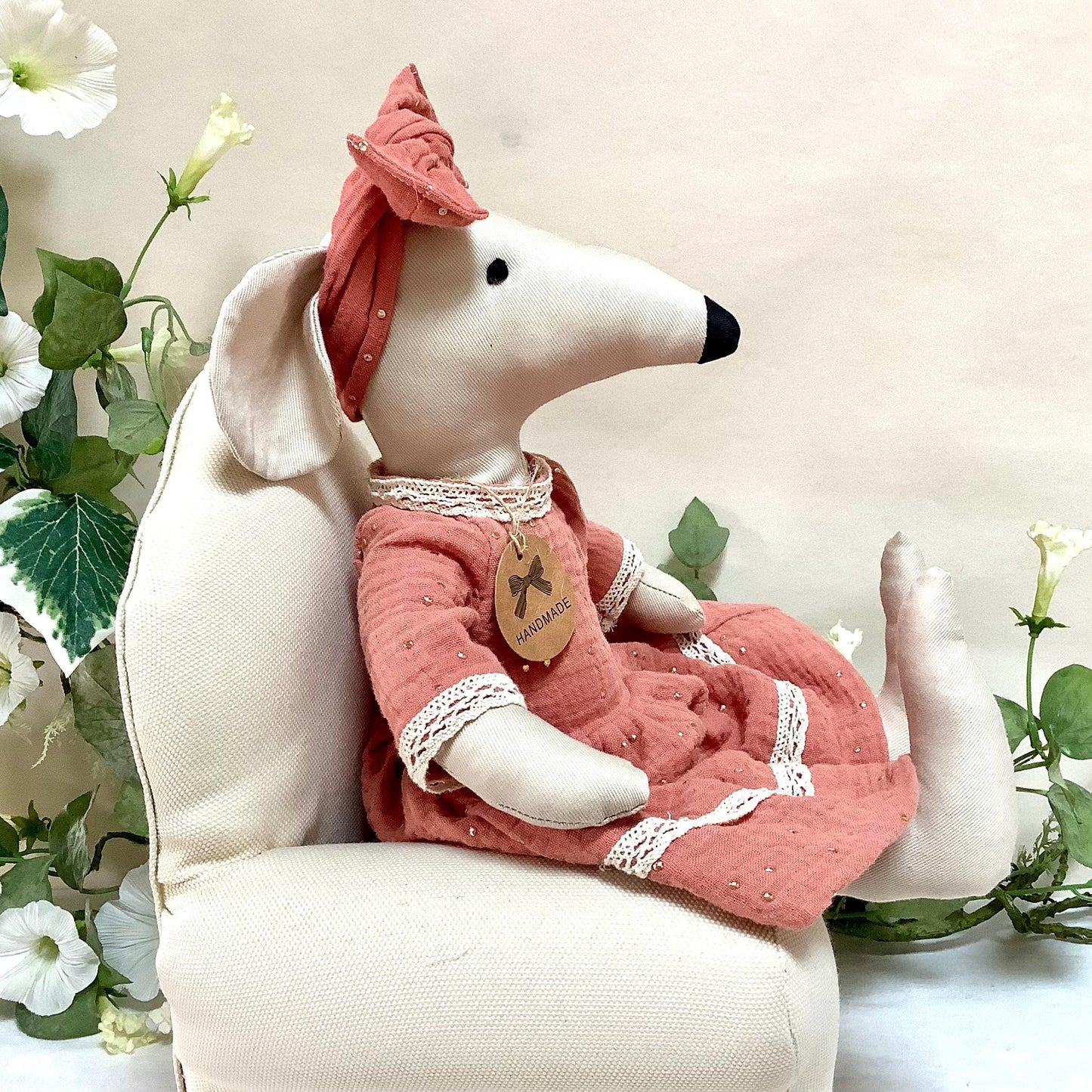 Peluche tissu souris robe rouge dentelle  ht 38 cm