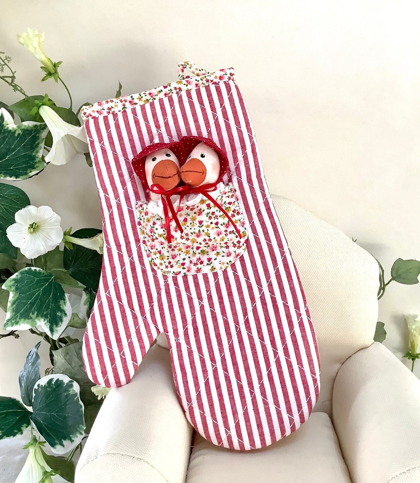 Maniques gants de four oies rayures  rouge et fleurs la galleria ht 30 cm