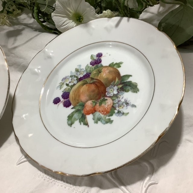 Assiettes a dessert faïence fruits L A V France vintage
