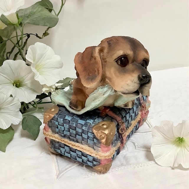 Tirelire chien valise résine ht 13.5 cm vintage