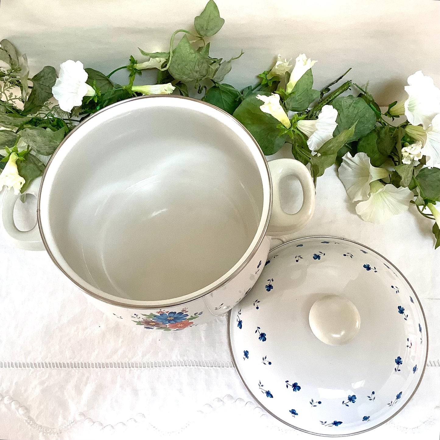 Cocotte émaillée faitout provincial bouquet vintage 80 modèle B