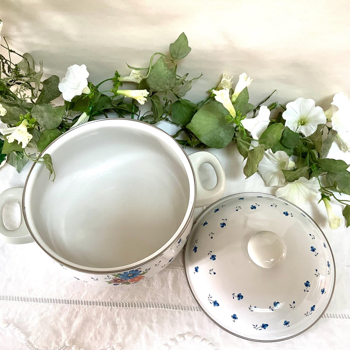 Cocotte émaillée faitout provincial bouquet vintage 80 modèle A