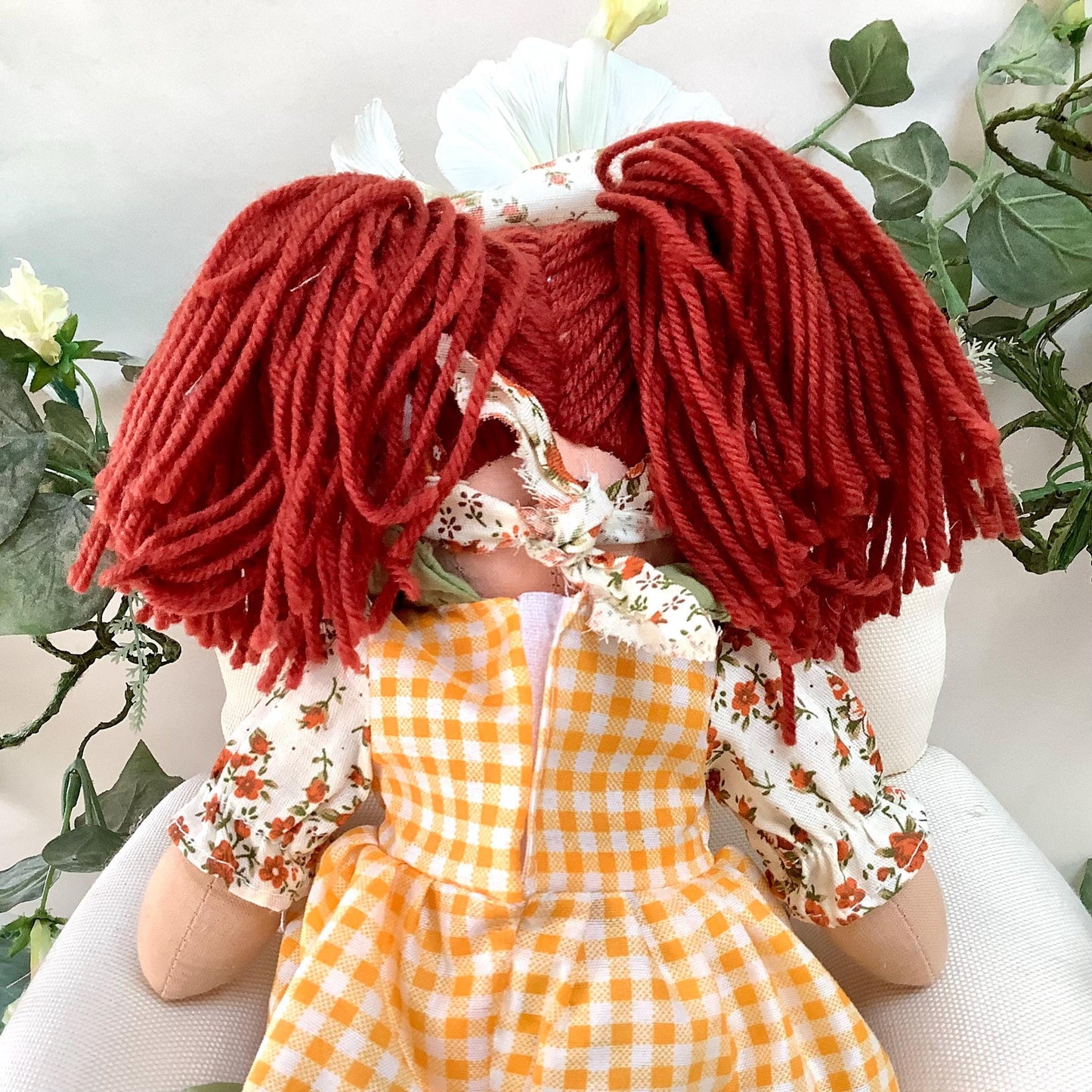 Poupée de chiffon tissu robe orange modèle lulu  ht 30 cm