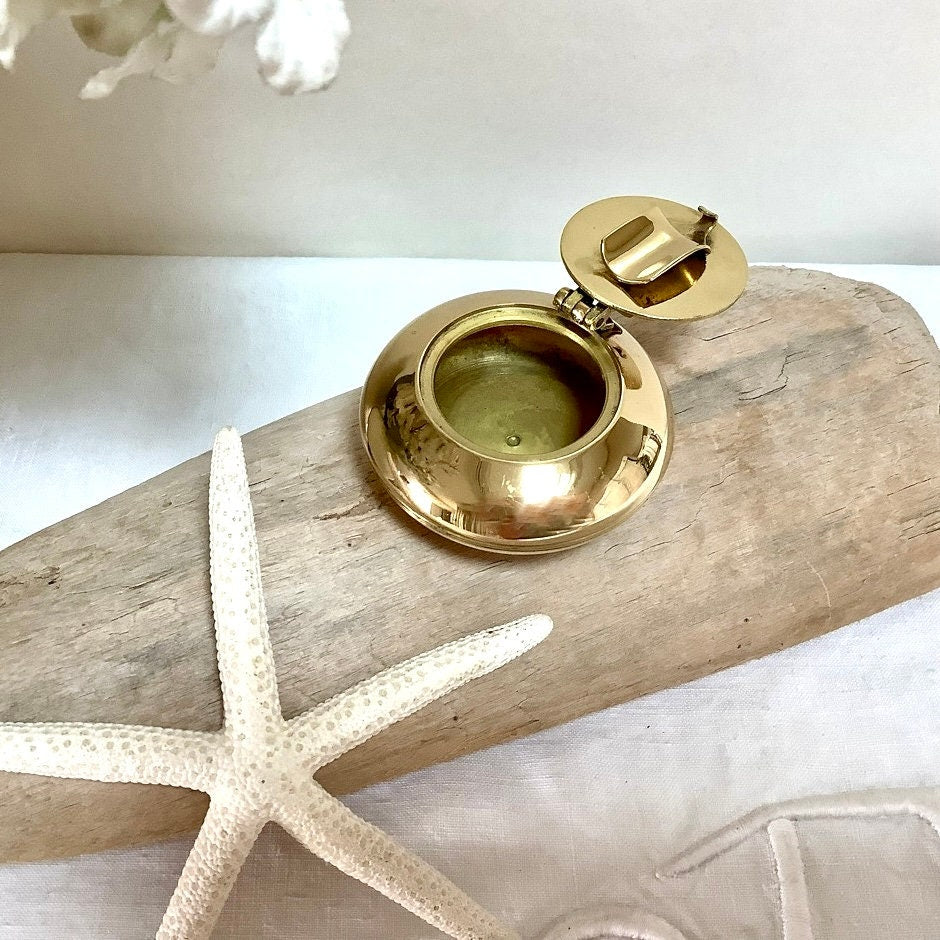 Cendrier de poche laiton  décoration marine diamètre 5.5 cm