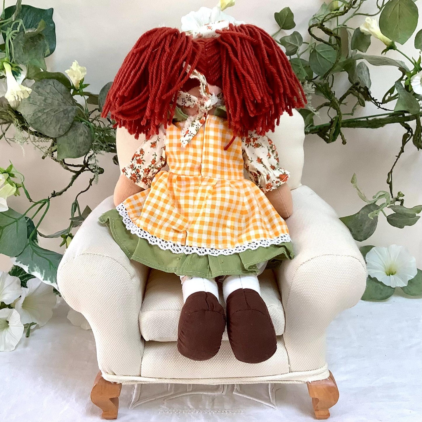 Poupée de chiffon tissu robe orange modèle lulu  ht 30 cm