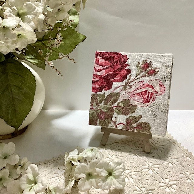 Petit tableau lin roses anciennes avec chevalet vintage