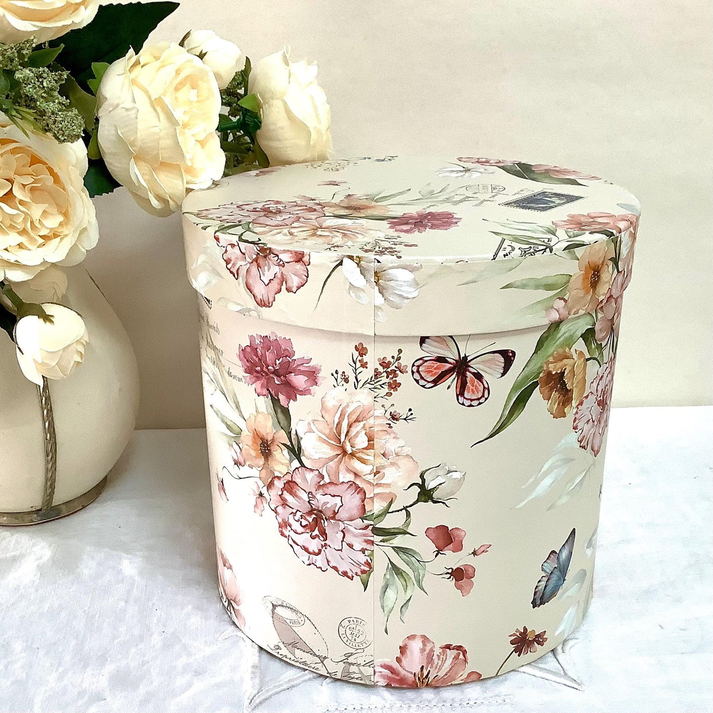 Boîte ronde vintage motif floral moyen modèle ht 18 cm