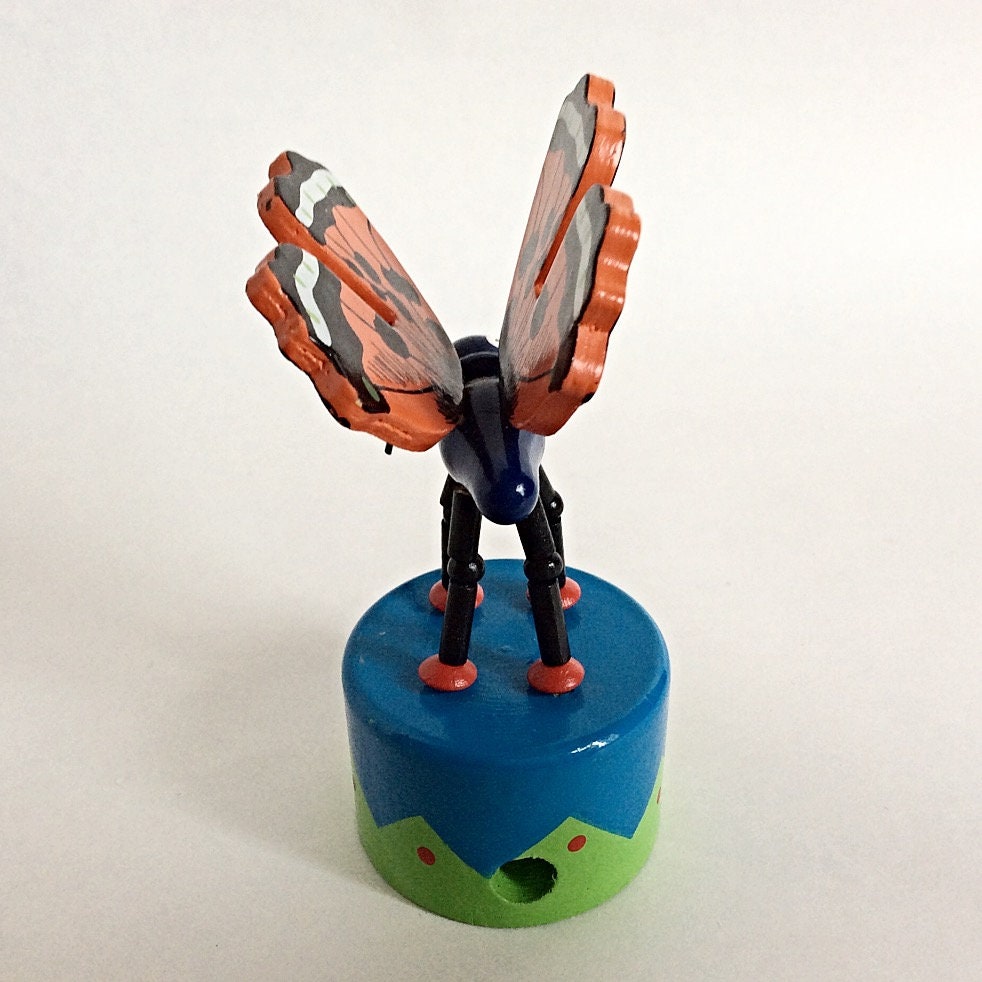 Taille crayons bois papillon