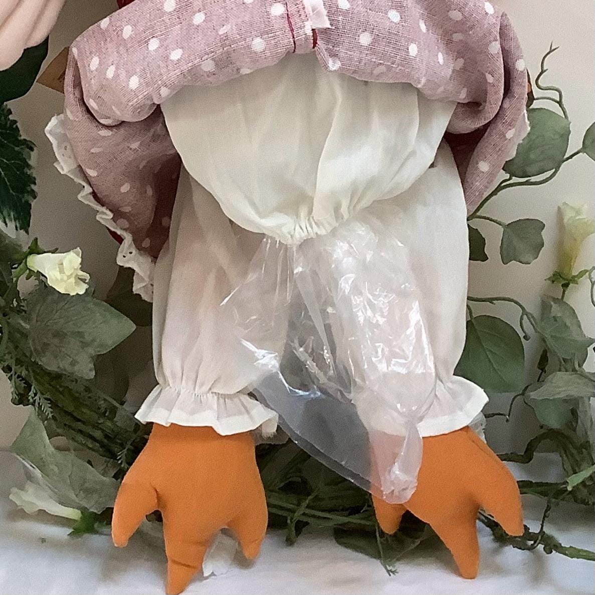 Porte sacs poule robe rouge blanc avec deux poussin la galleria ht 55 cm