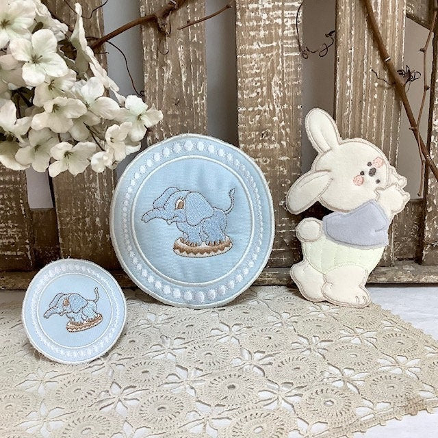 Écussons à coudre vintage lapin éléphants bleu