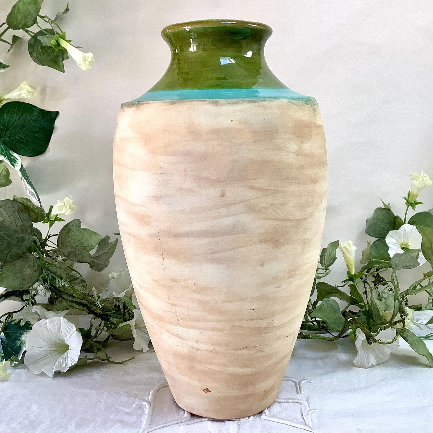 Ensemble vase faïence beige vert turquoise signé fait main, céramique vintage 31x8,5 cm