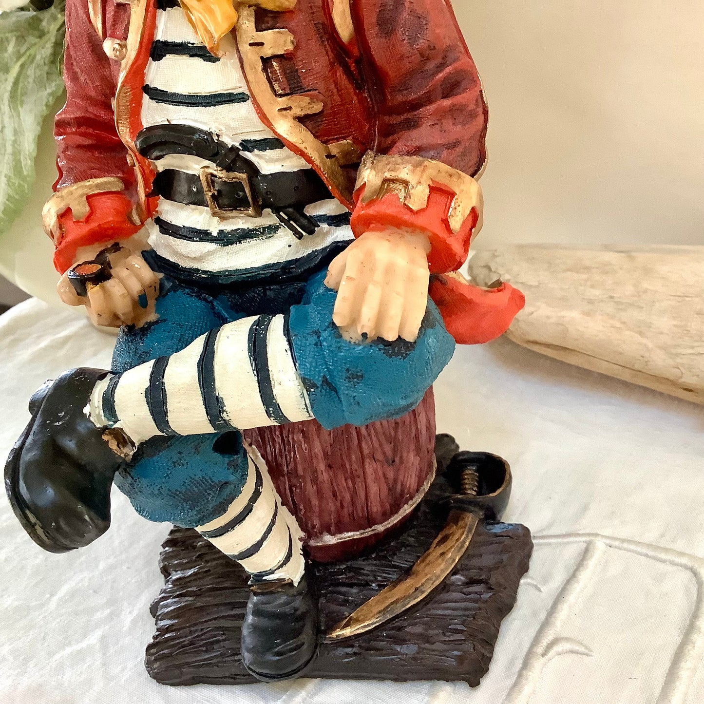 Figurine marine pirate perroquet résine décoration marine ht 24 cm