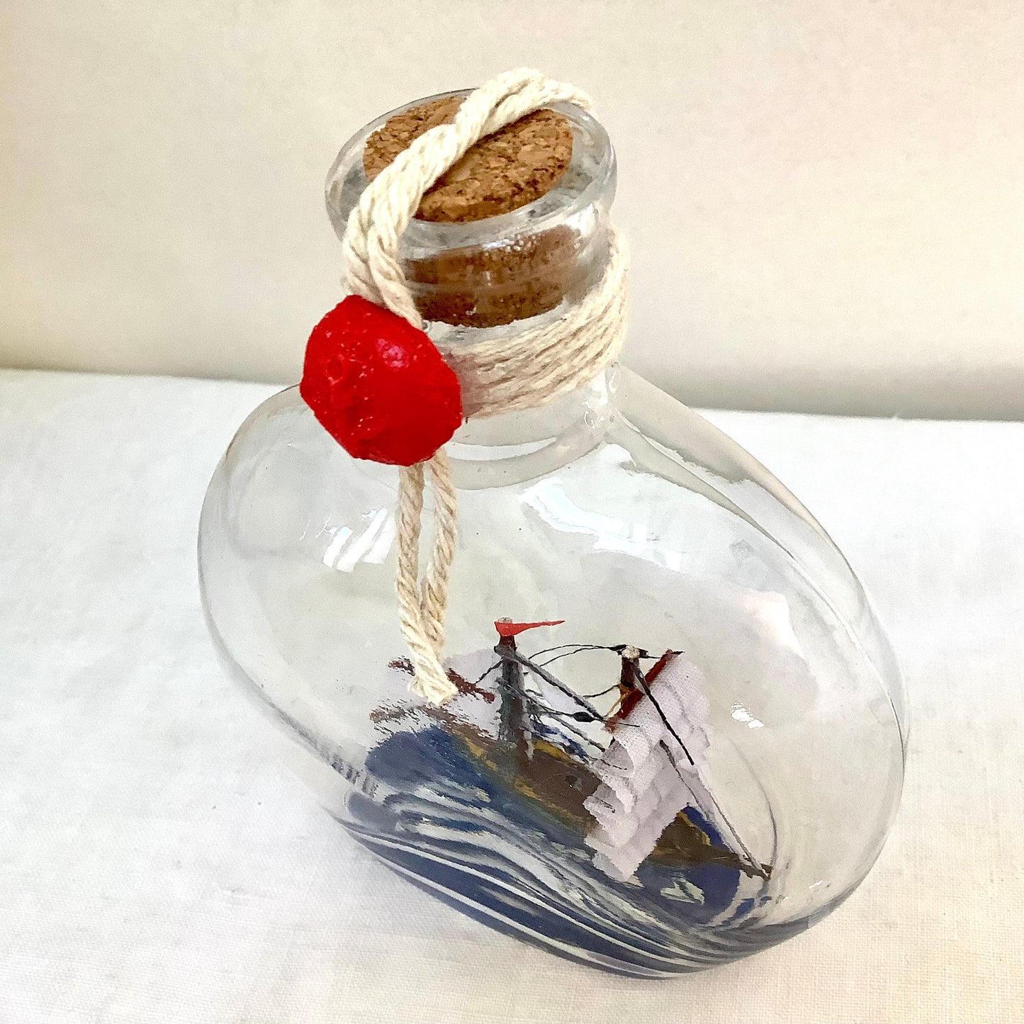 Bateau bouteille moyen modèle décoration marine ht 11 cm