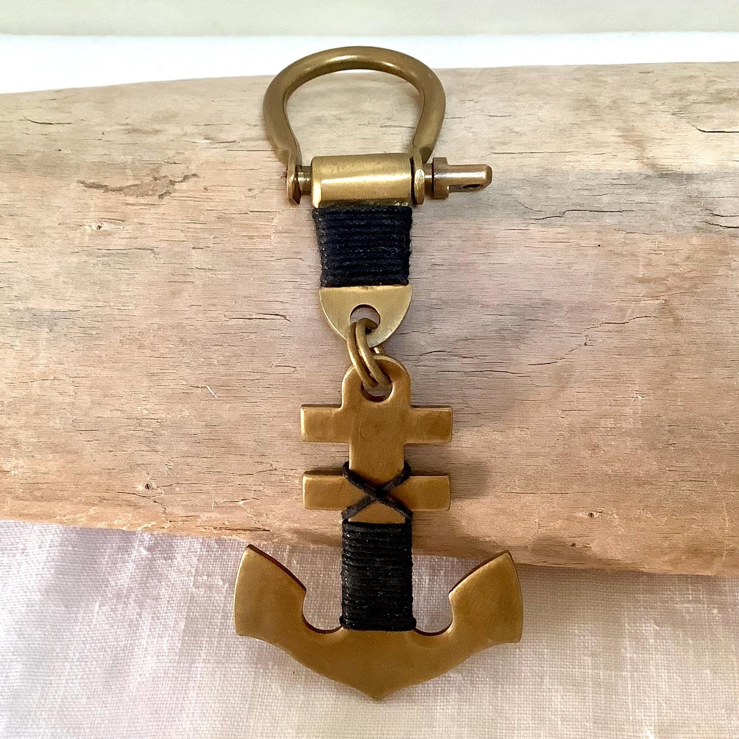 Porte clés marin ancre laiton vieilli vintage pochon velours