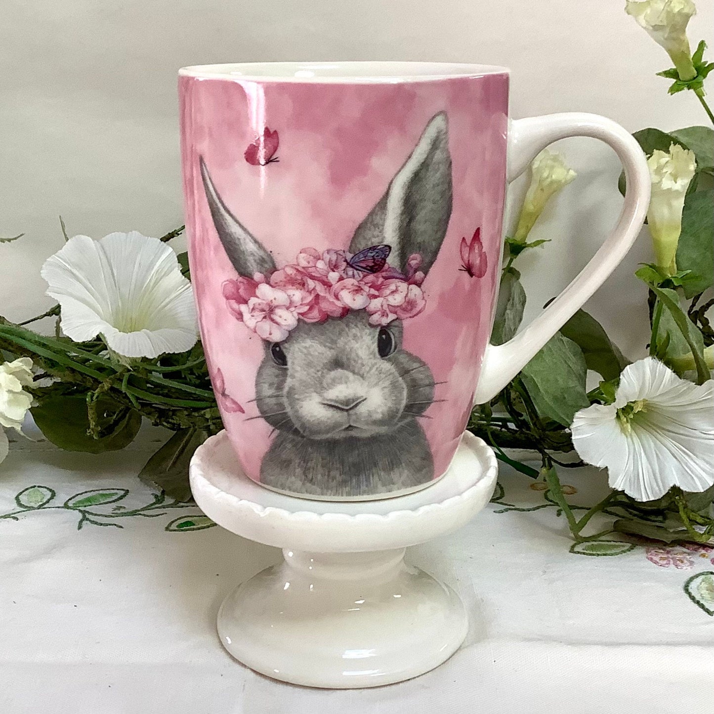 Mug  porcelaine rose lapin ht 10 cm