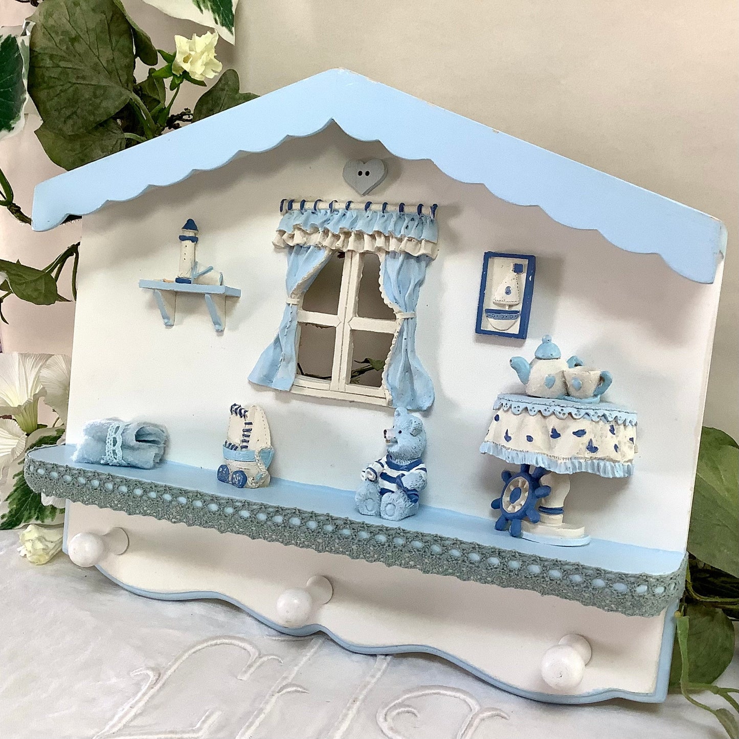 Porte manteaux enfant bleu résine bois vintage ht 24.5 cm