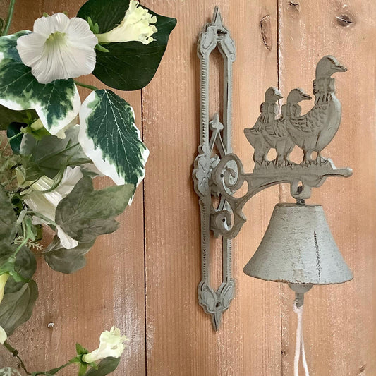 Cloche de porte oies fonte patinée gris vintage