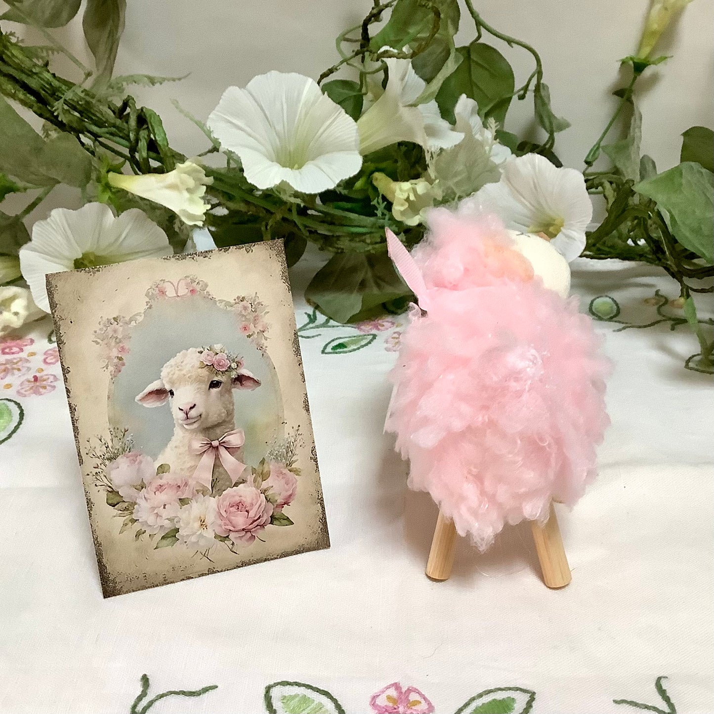 Mouton peluche rose clair décoration ht 10 cm