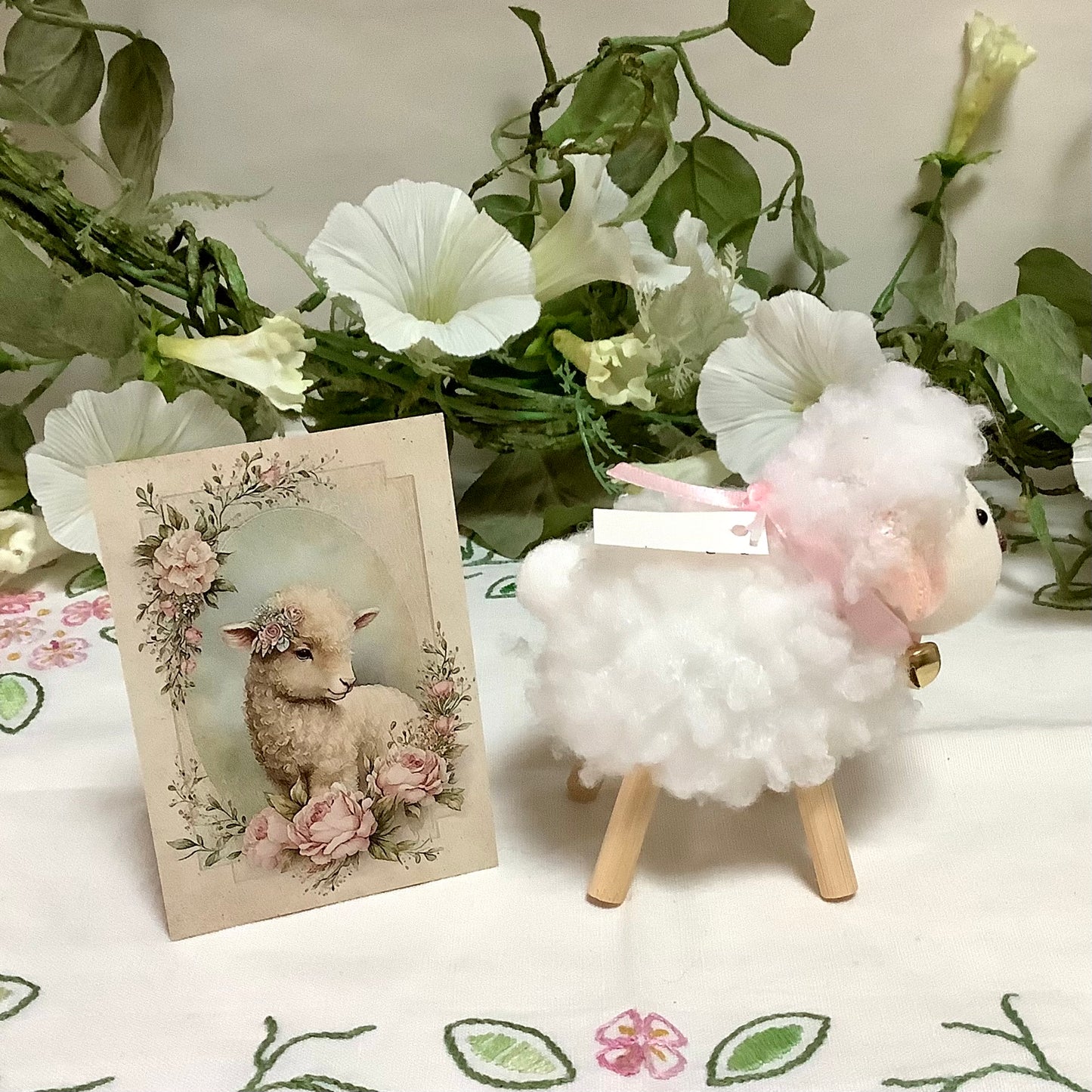 Mouton peluche blanc décoration modèle A ht 10 cm