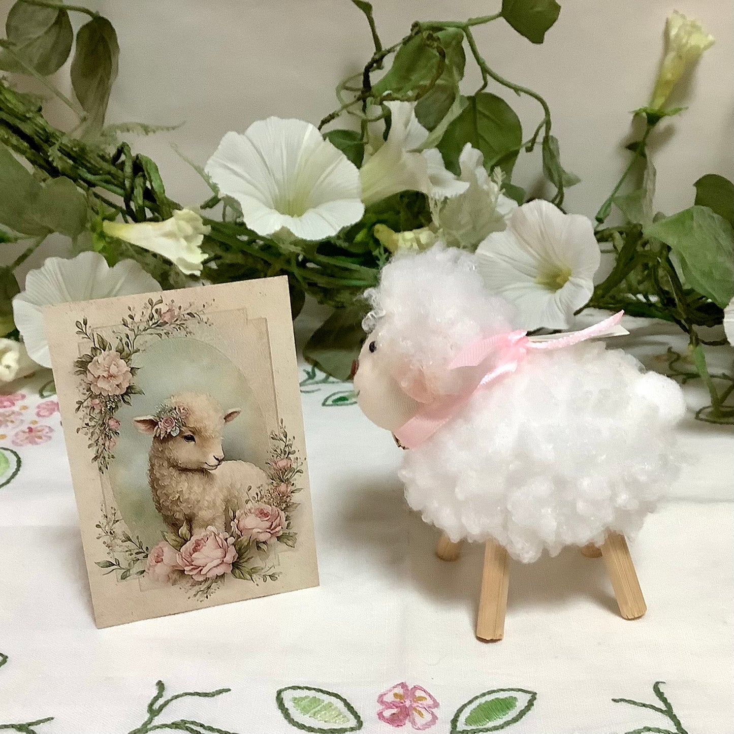 Mouton peluche blanc décoration modèle A ht 10 cm
