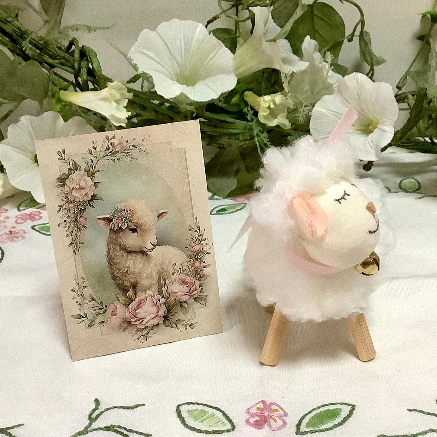 Mouton peluche blanc décoration modèle B ht 10 cm