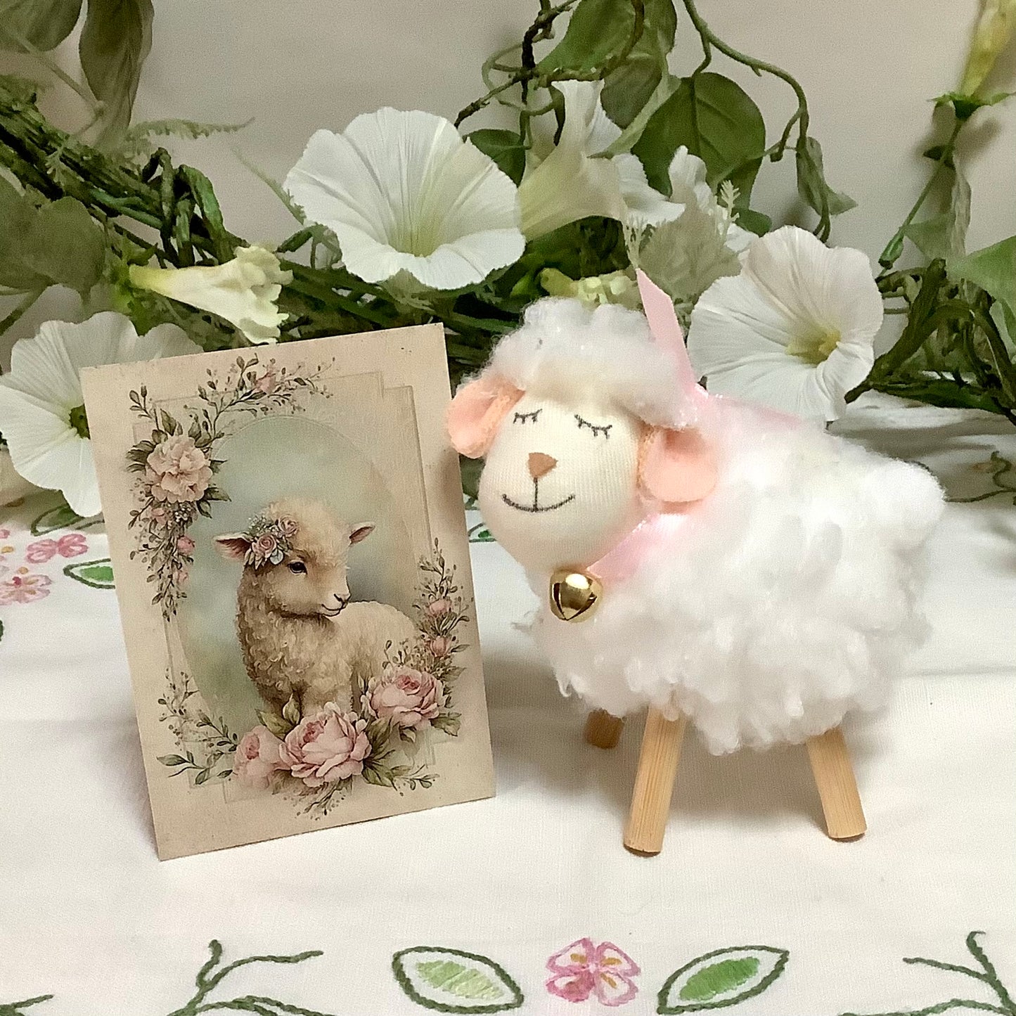 Mouton peluche blanc décoration modèle B ht 10 cm