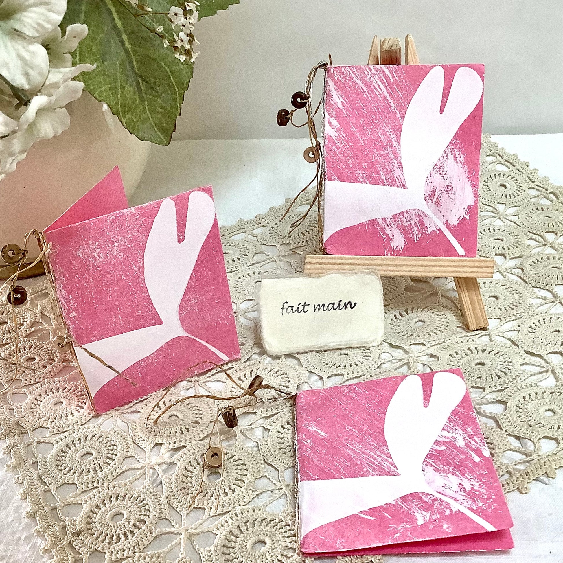 Petites cartes amitié papier artisanal mûrier thème rose 6,5x8 cm, bruit de cadre