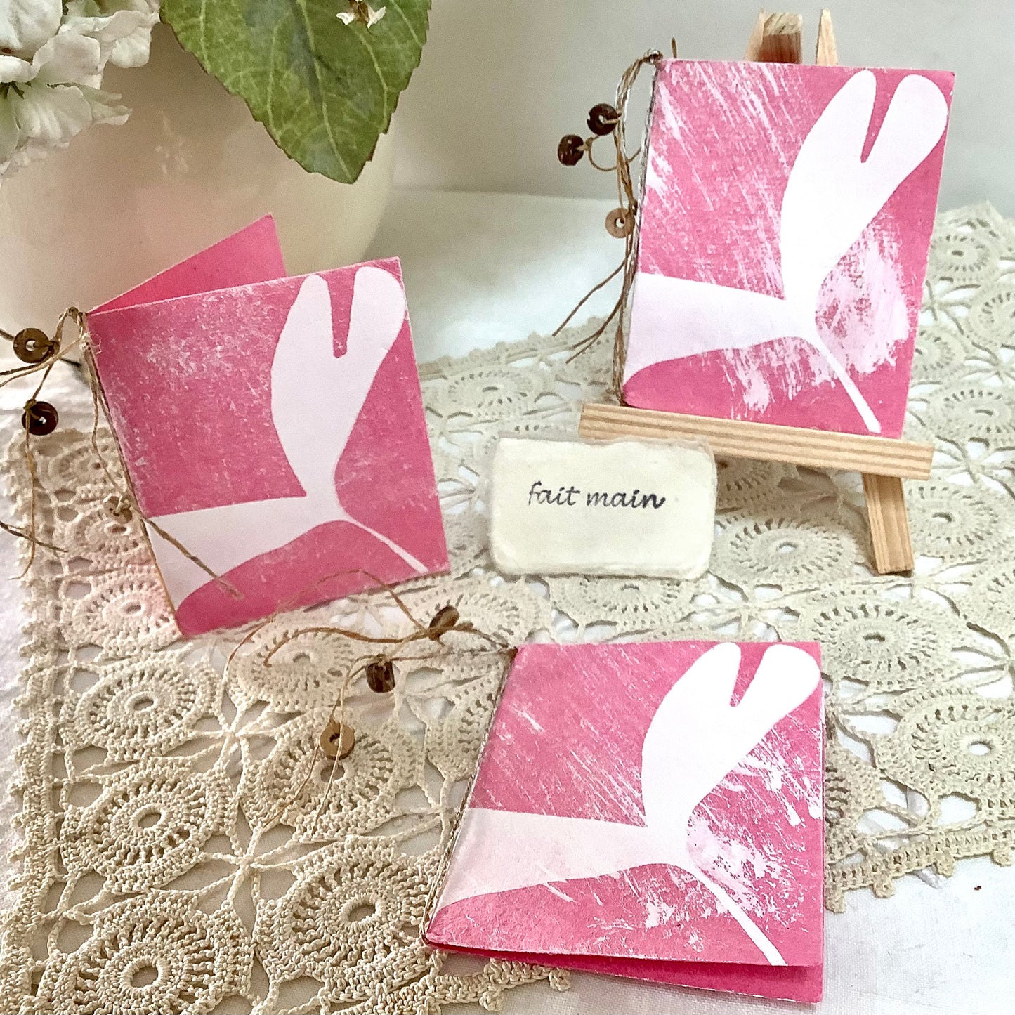 Petites cartes amitié papier artisanal mûrier thème rose 6,5x8 cm, bruit de cadre