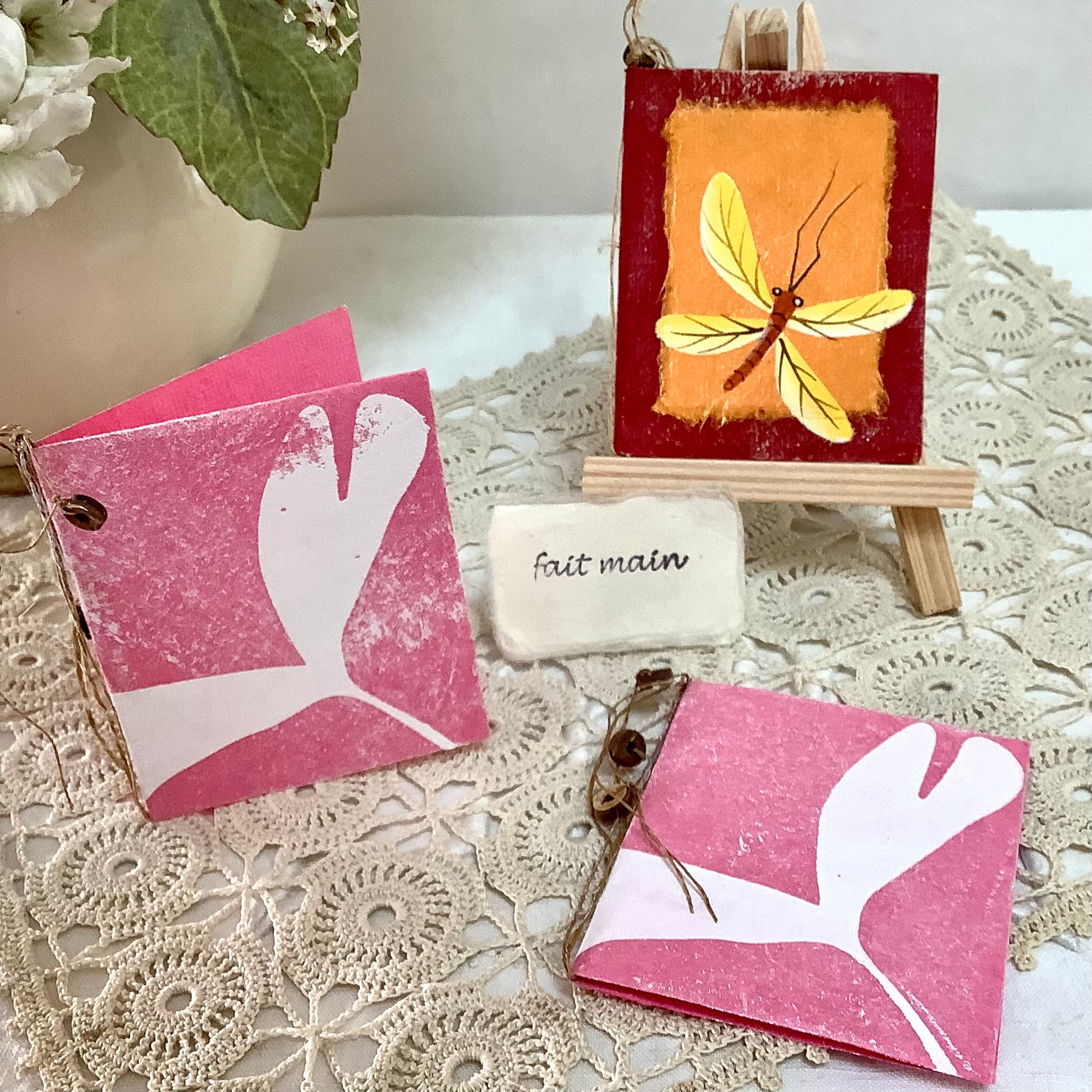 Petites cartes amitié papier artisanal mûrier thème libellule 6,5x8 cm, bruit de cadre
