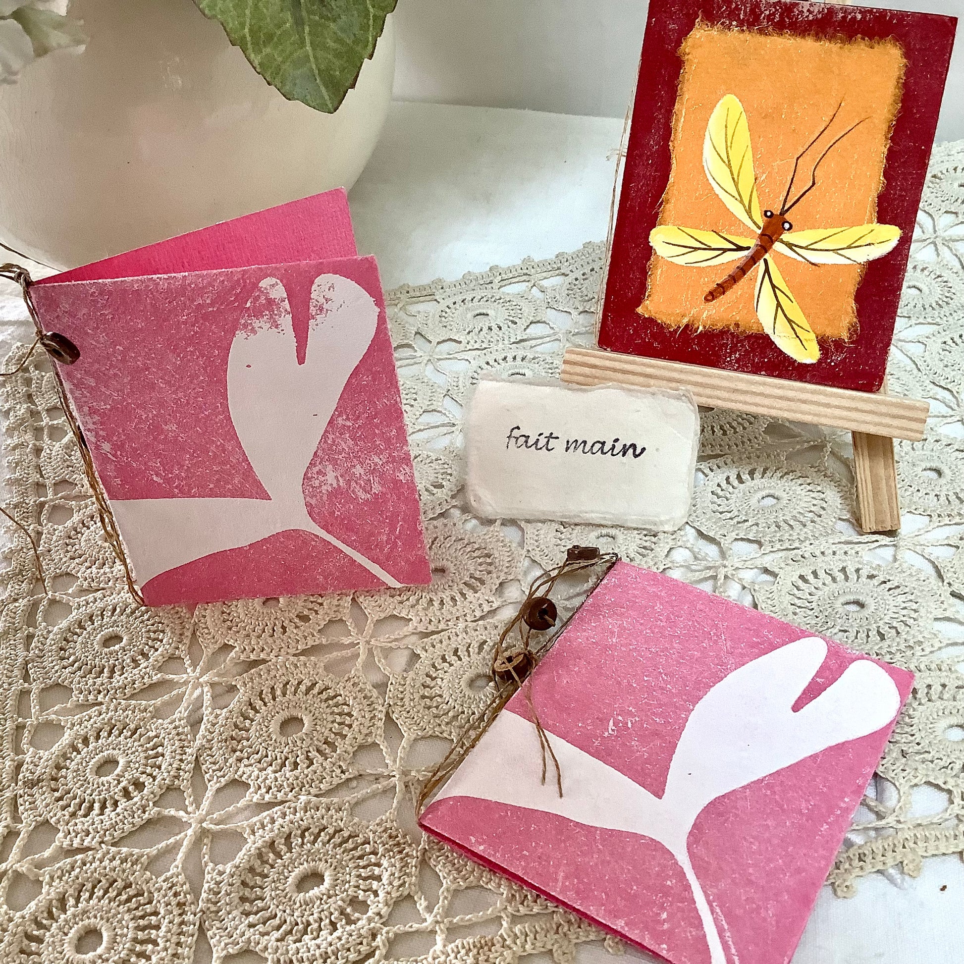 Petites cartes amitié papier artisanal mûrier thème libellule 6,5x8 cm, bruit de cadre