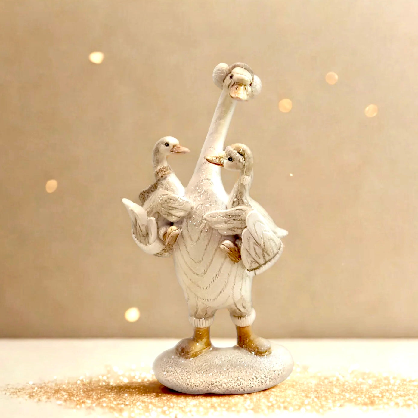 Figurine oie beige avec deux oisons décoration de Noël résine ht 18 cm