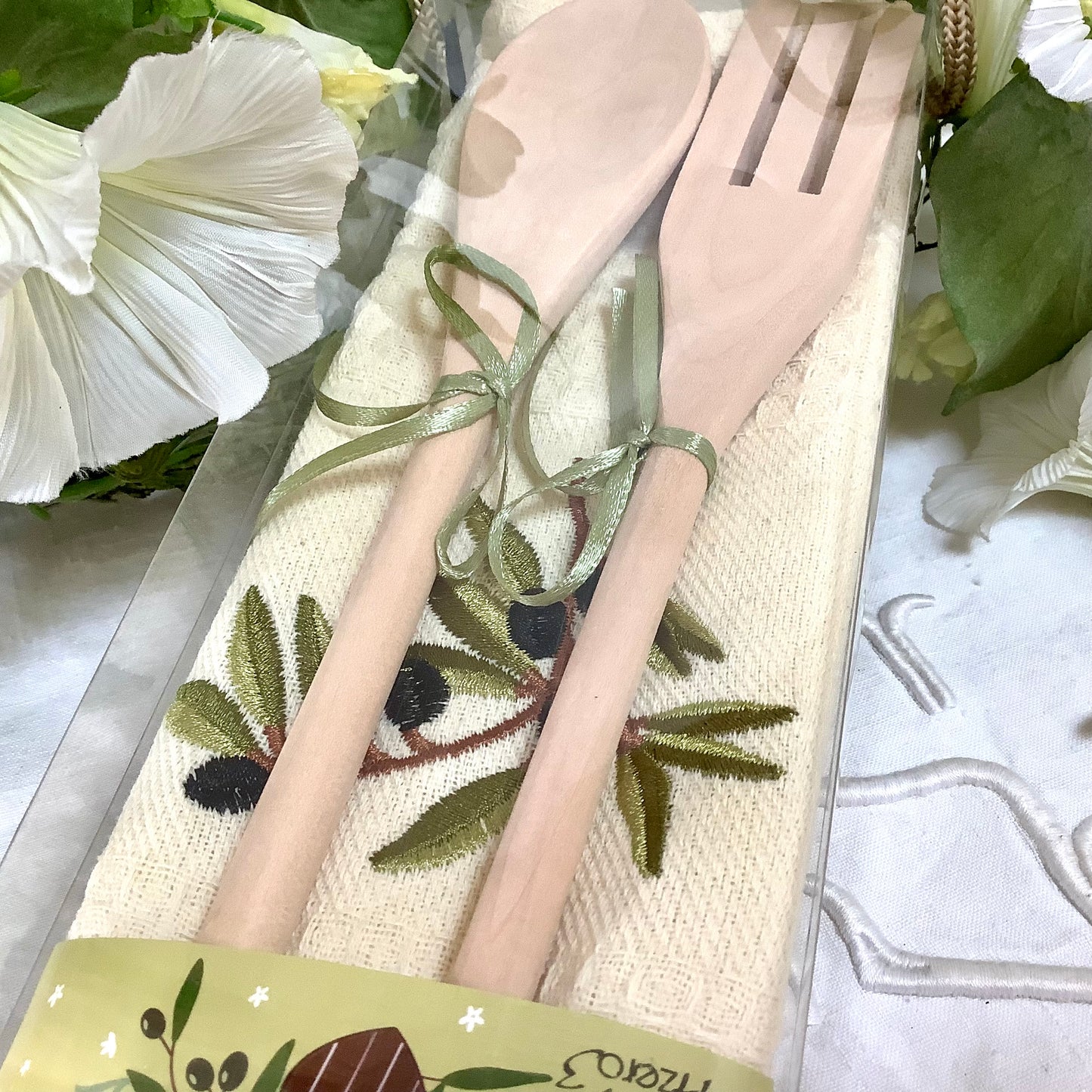 Torchon coton brodé couverts bois thème olive