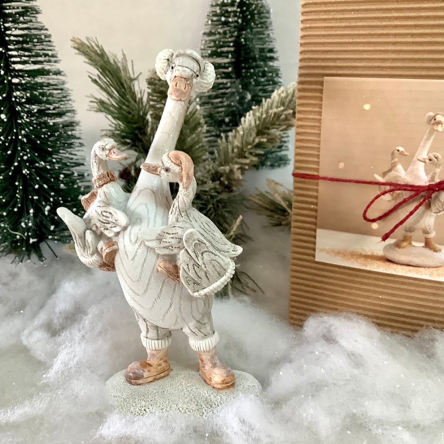 Figurine oie beige avec deux oisons décoration de Noël résine ht 18 cm