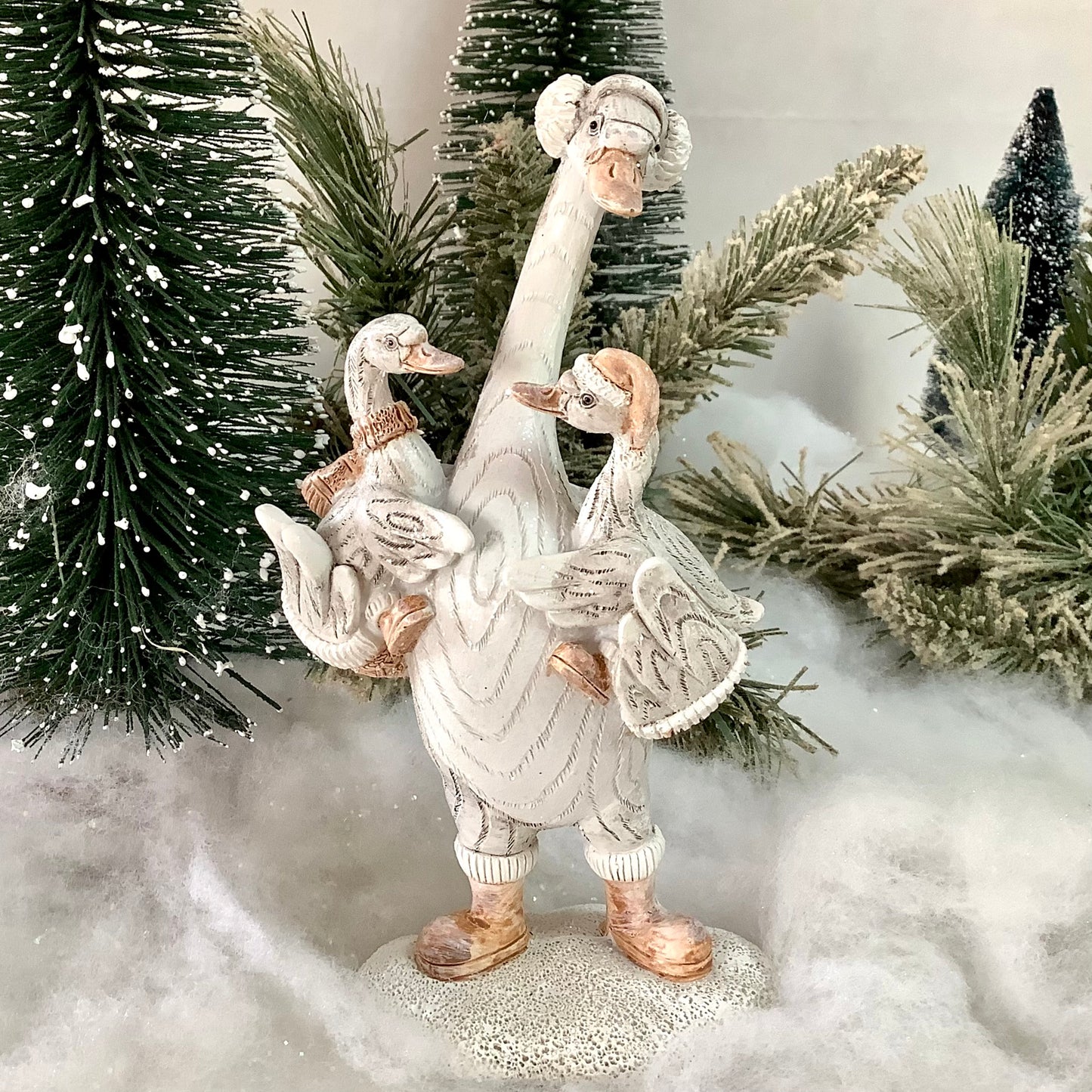 Figurine oie beige avec deux oisons décoration de Noël résine ht 18 cm